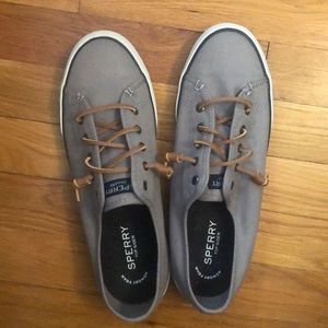 Sperry women’s sneakers never worn NWT size 10
